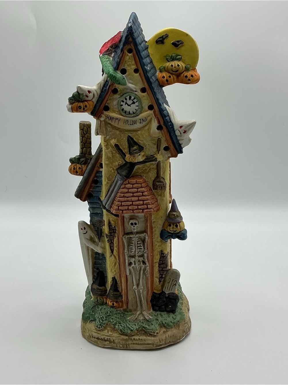 Vintage ABC Happy Hollow Inn Lighted Ceramic Halloween Piece. Cord/Bulb Missing